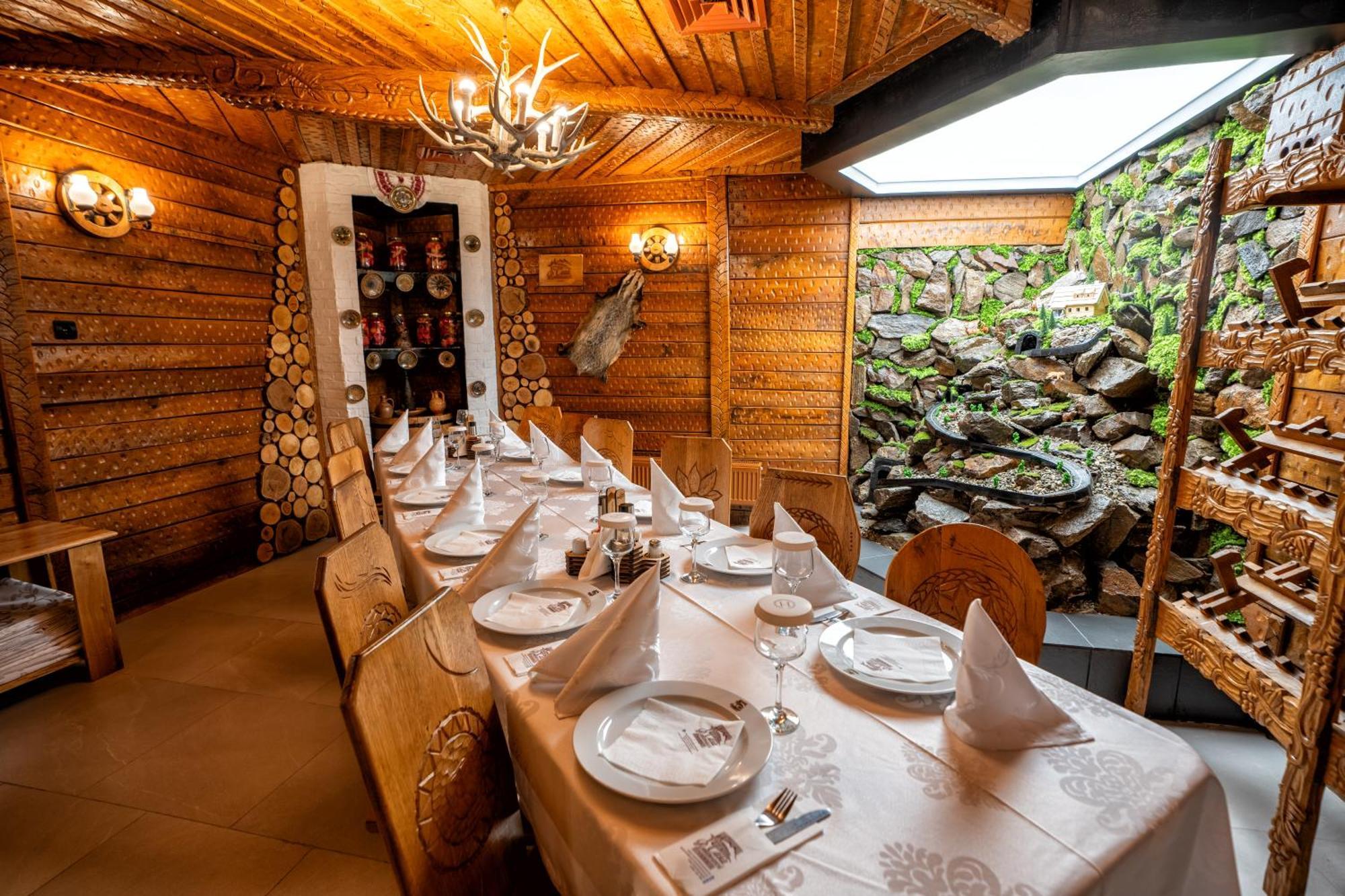 Complex Turistic Casa Romaneasca Călimăneşti Exteriör bild